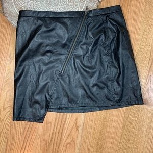 Sanctuary Faux Leather Assymetrical‎ Skirt 46